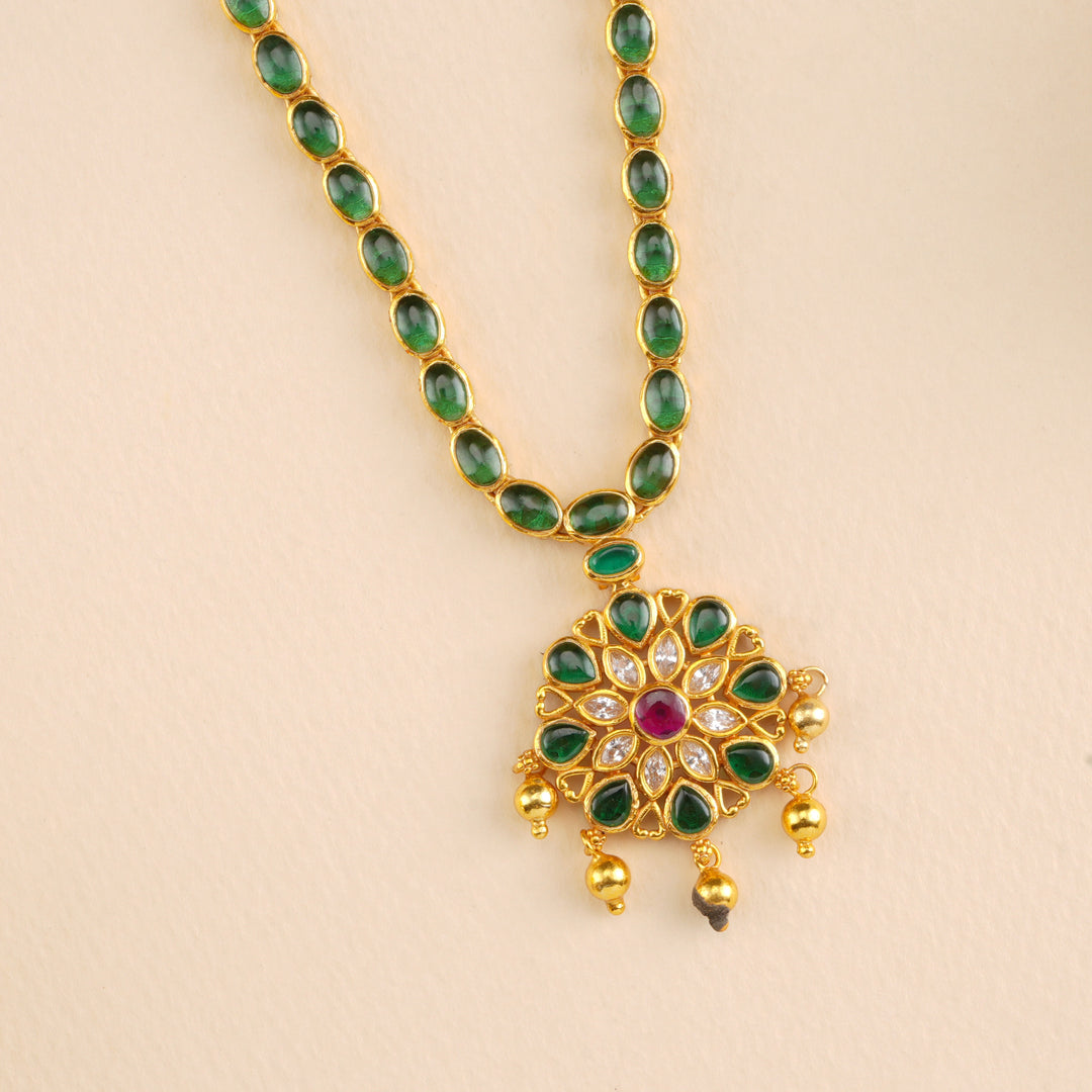 Emerald Flower Single Layer Necklace