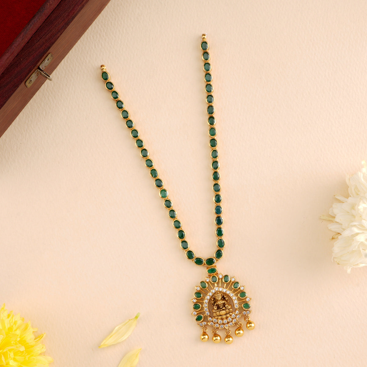 Divine Lakshmi Grass Emerald Necklace