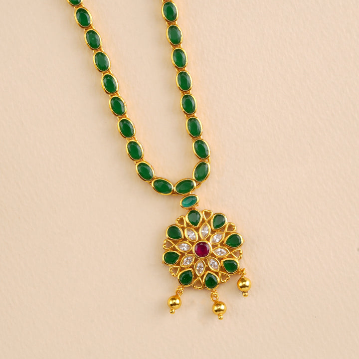 Elegant Emerald Stone Blossom Necklace