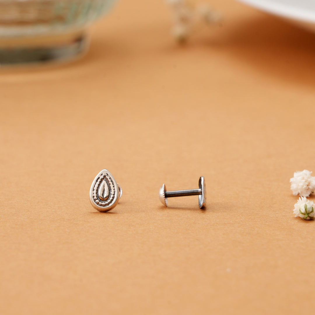 Antique Leaf Oval Shape Silver Stud