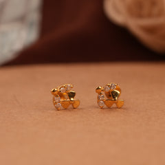 Charming Tiny Fan Design Gold Side Stud