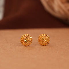 Sleek Sun Burst Design Gold Side Stud