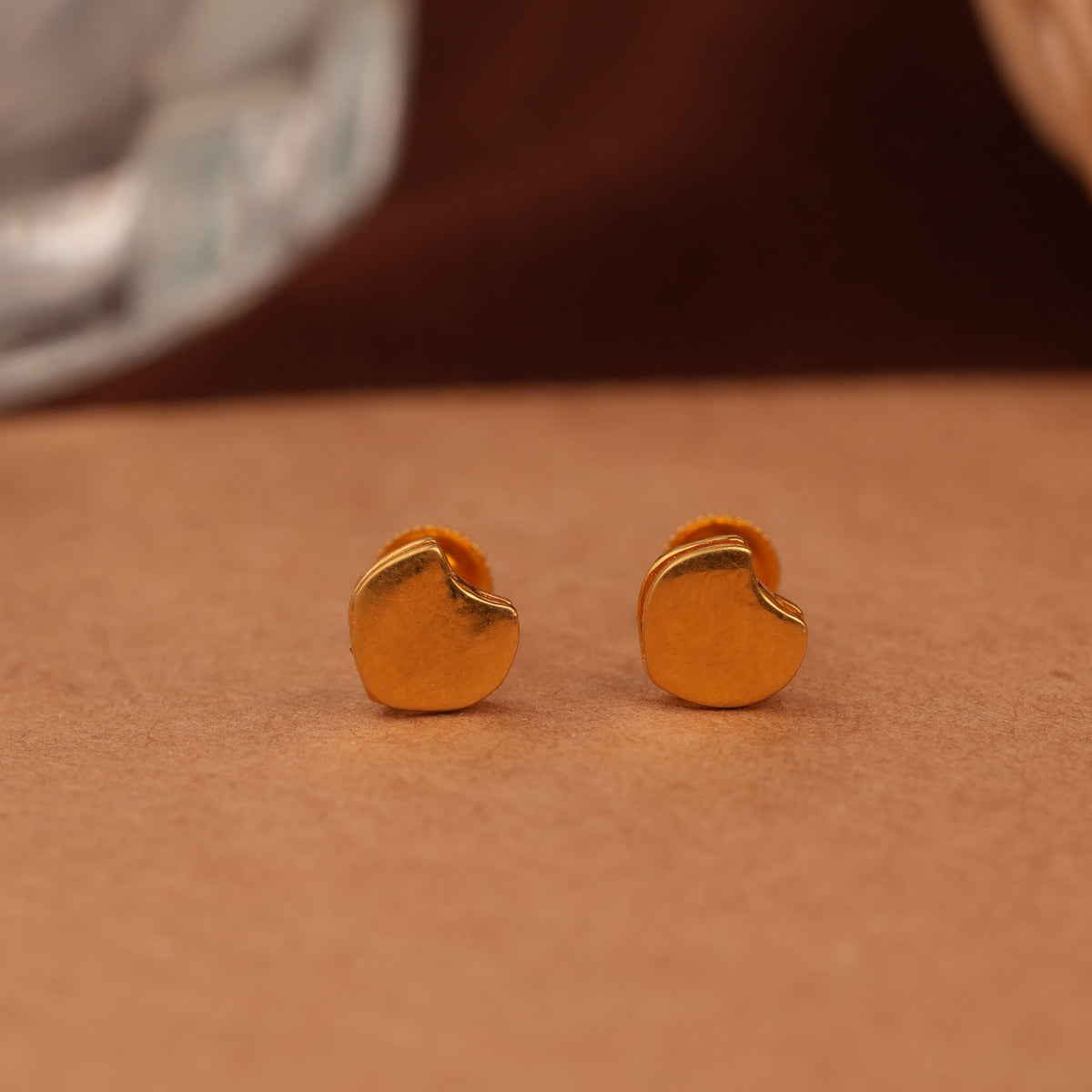 Minimal Heart Design Gold Side Stud