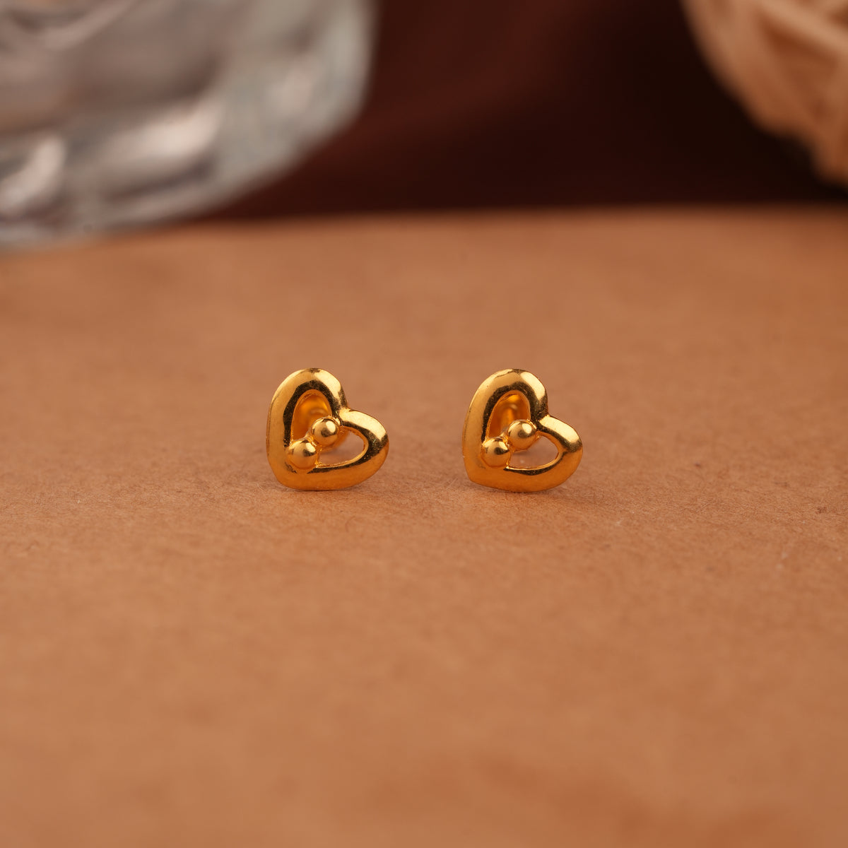 Dazzling Double Heart Gold Side Stud