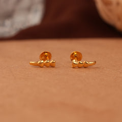Tiny Hearted Design Gold Side Stud