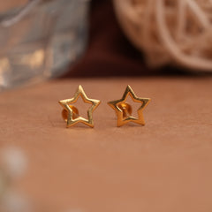 Minimalist star design gold side stud