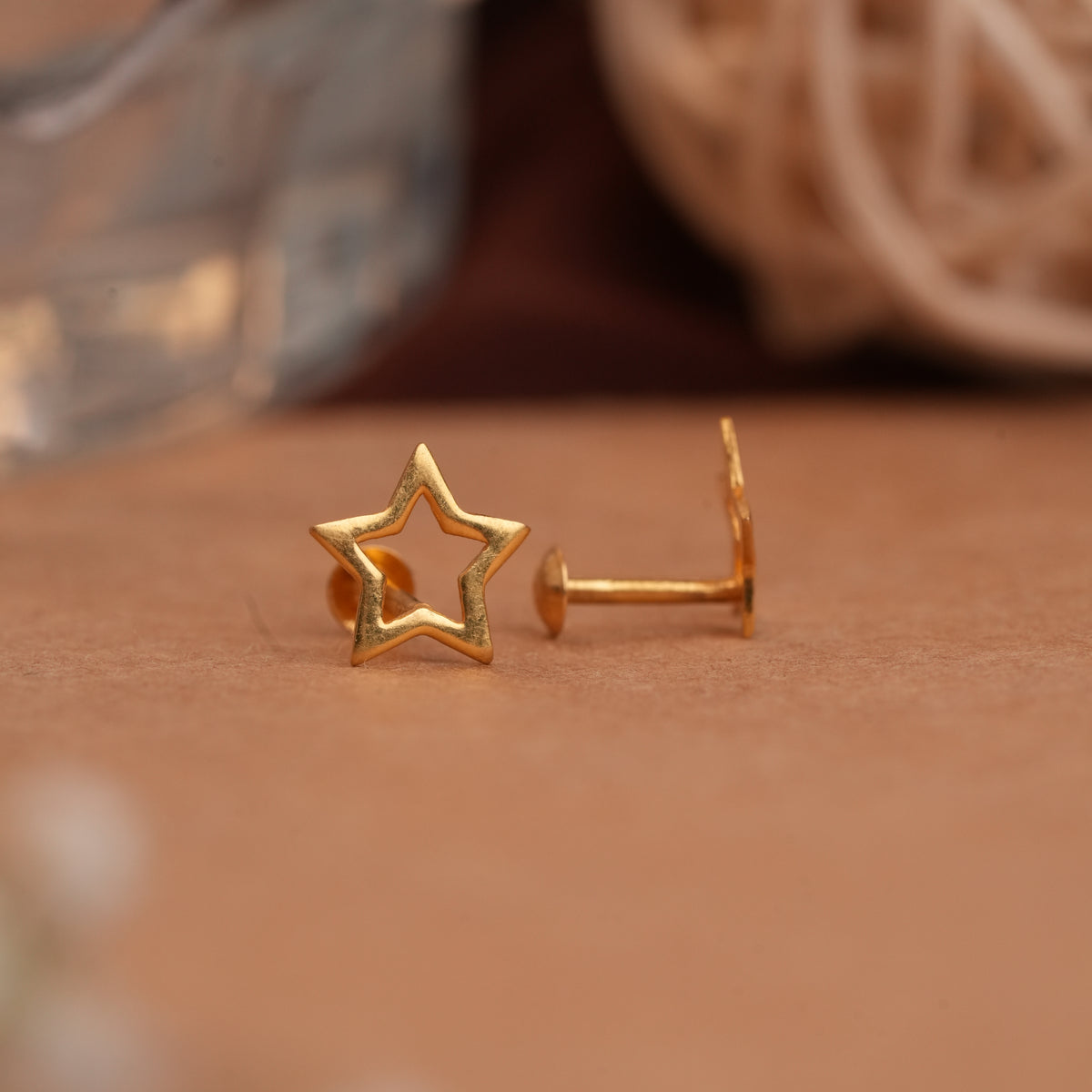 Minimalist star design gold side stud