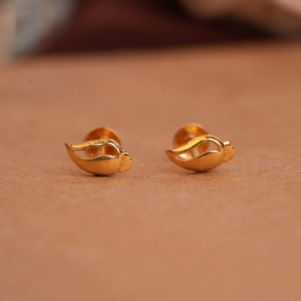 Minimalist Mango Design Gold Side Stud