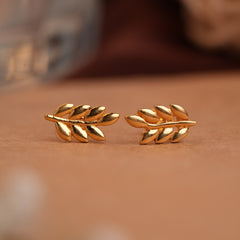 Minimalist fern leaf gold side stud