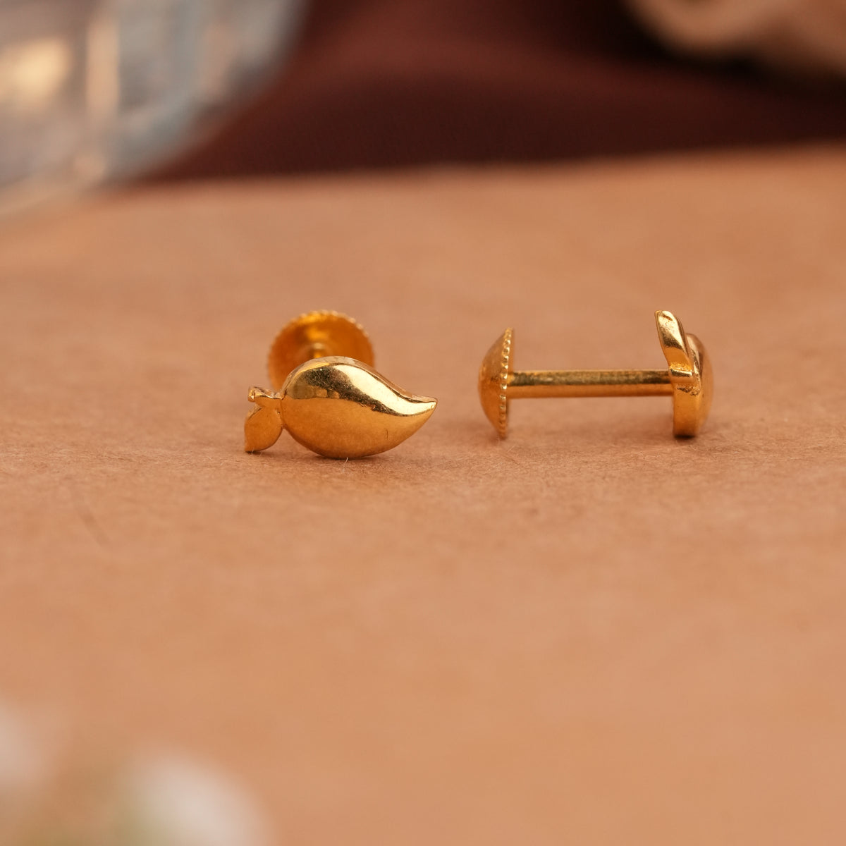 Simple Mango Motif Gold Side Studs