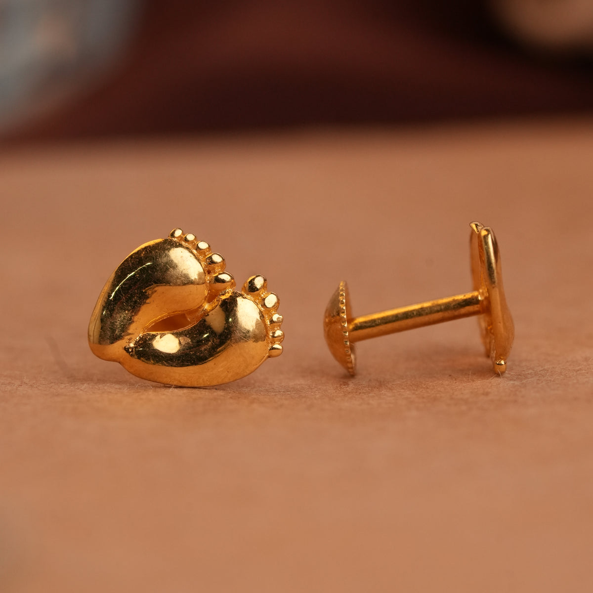 Baby Foot Design Gold Side Stud