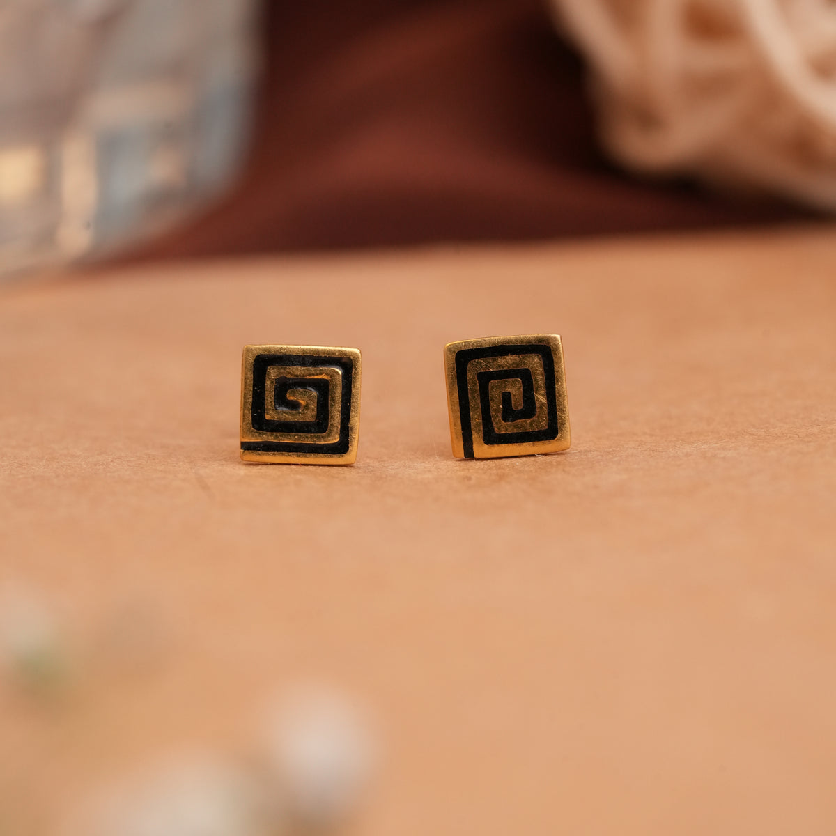 Square Spiral Design Gold Side Stud