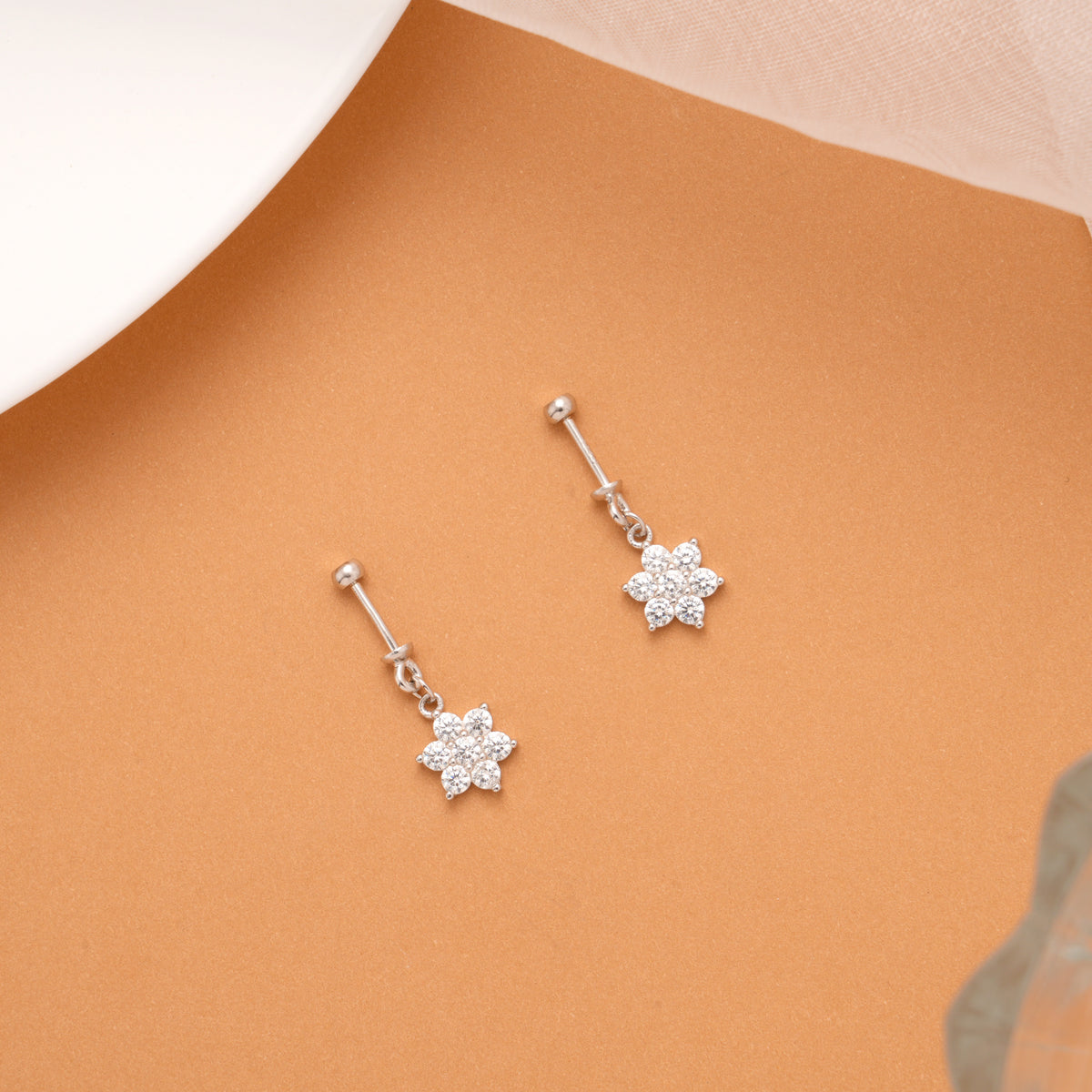 Tiny Charm Floral Drop Silver Koppu