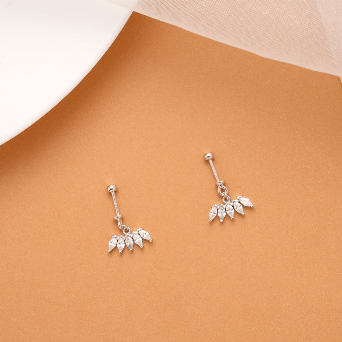 Vibrant Five Leaf Drops Silver Koppu