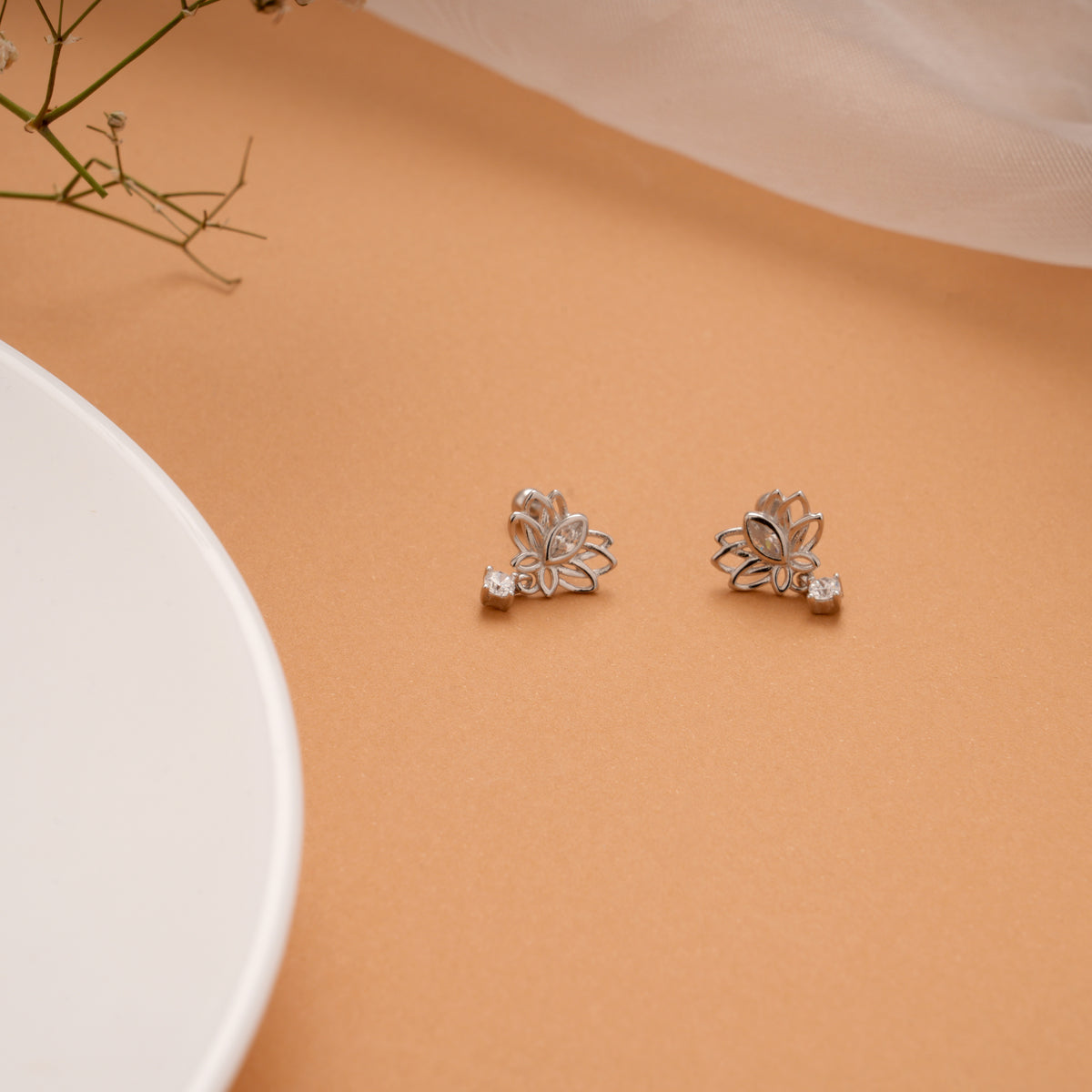 Heritage Lotus with Drops Silver Koppu