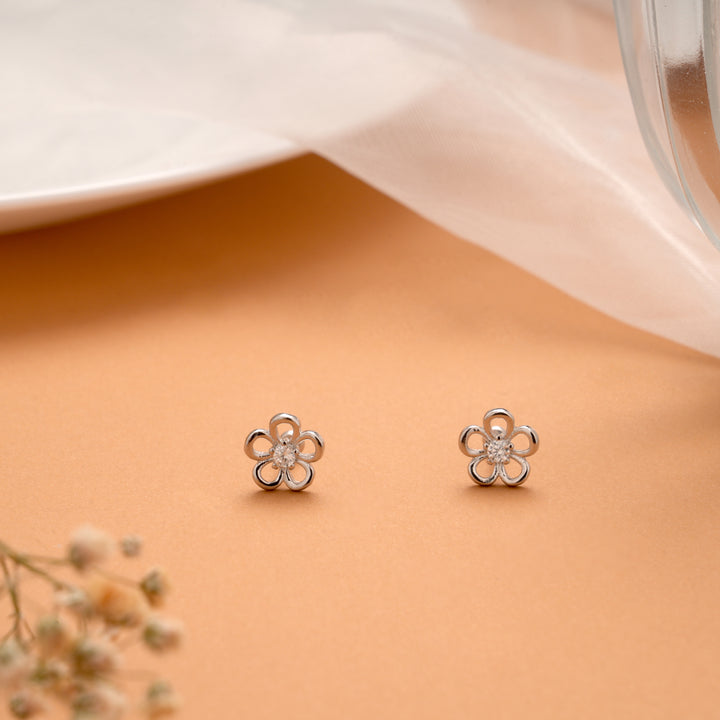 Beautiful Single Stone Flower Silver Koppu