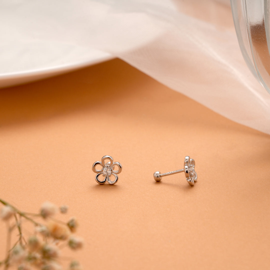 Beautiful Single Stone Flower Silver Koppu
