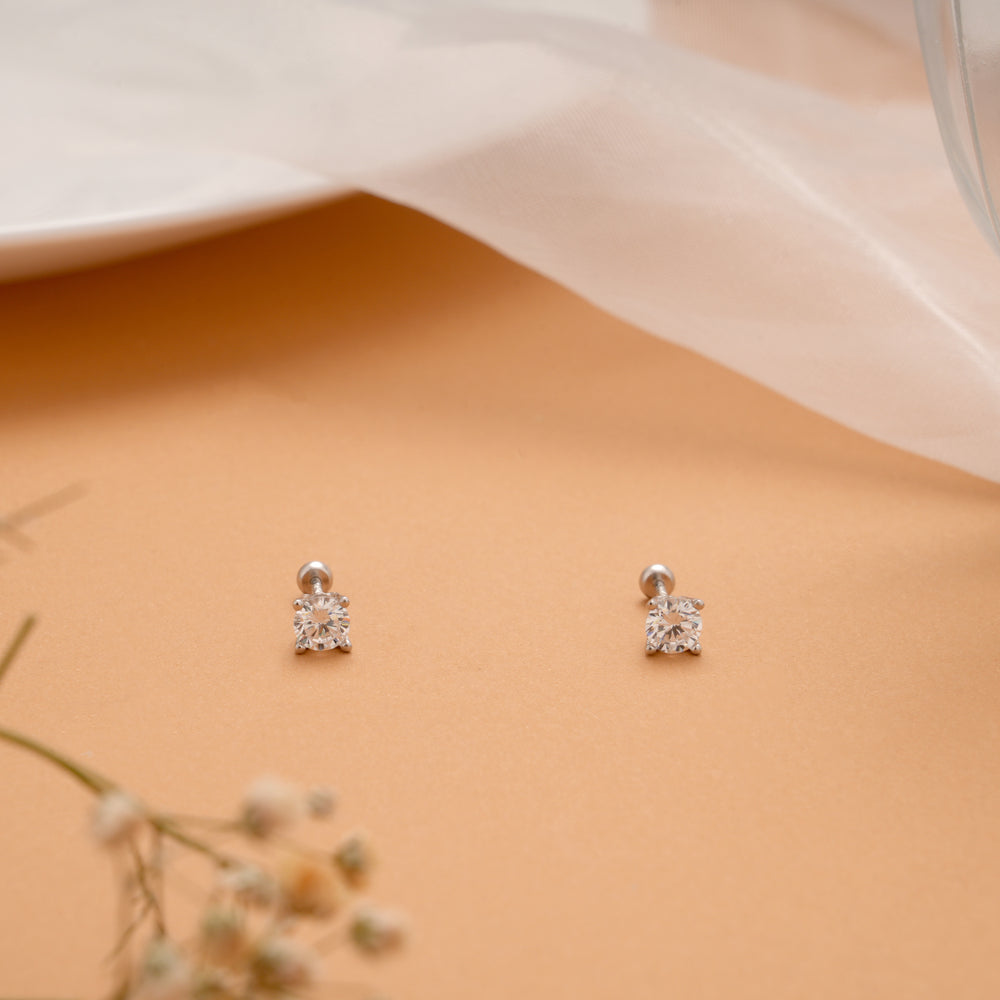 Vibrant Four Prong Crystal Silver Koppu