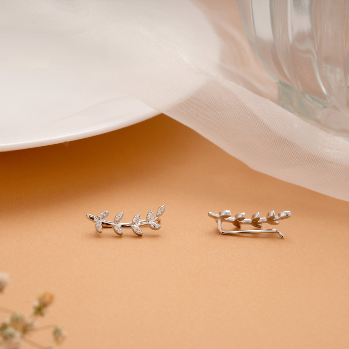 Minimalist Silver Leaf Branch Climber