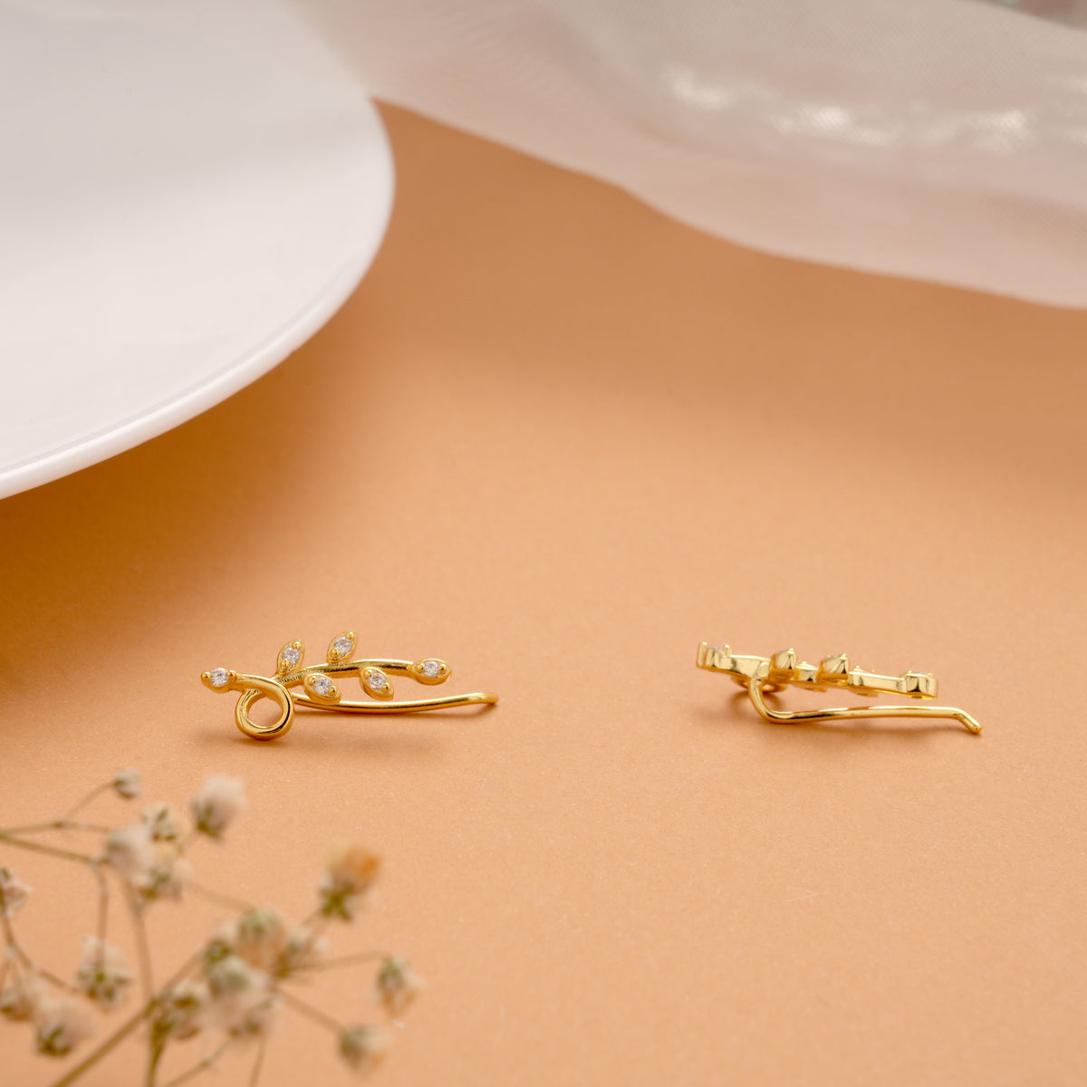 Ethnic Twisted Leafy Stone Golden Ear Crawlers