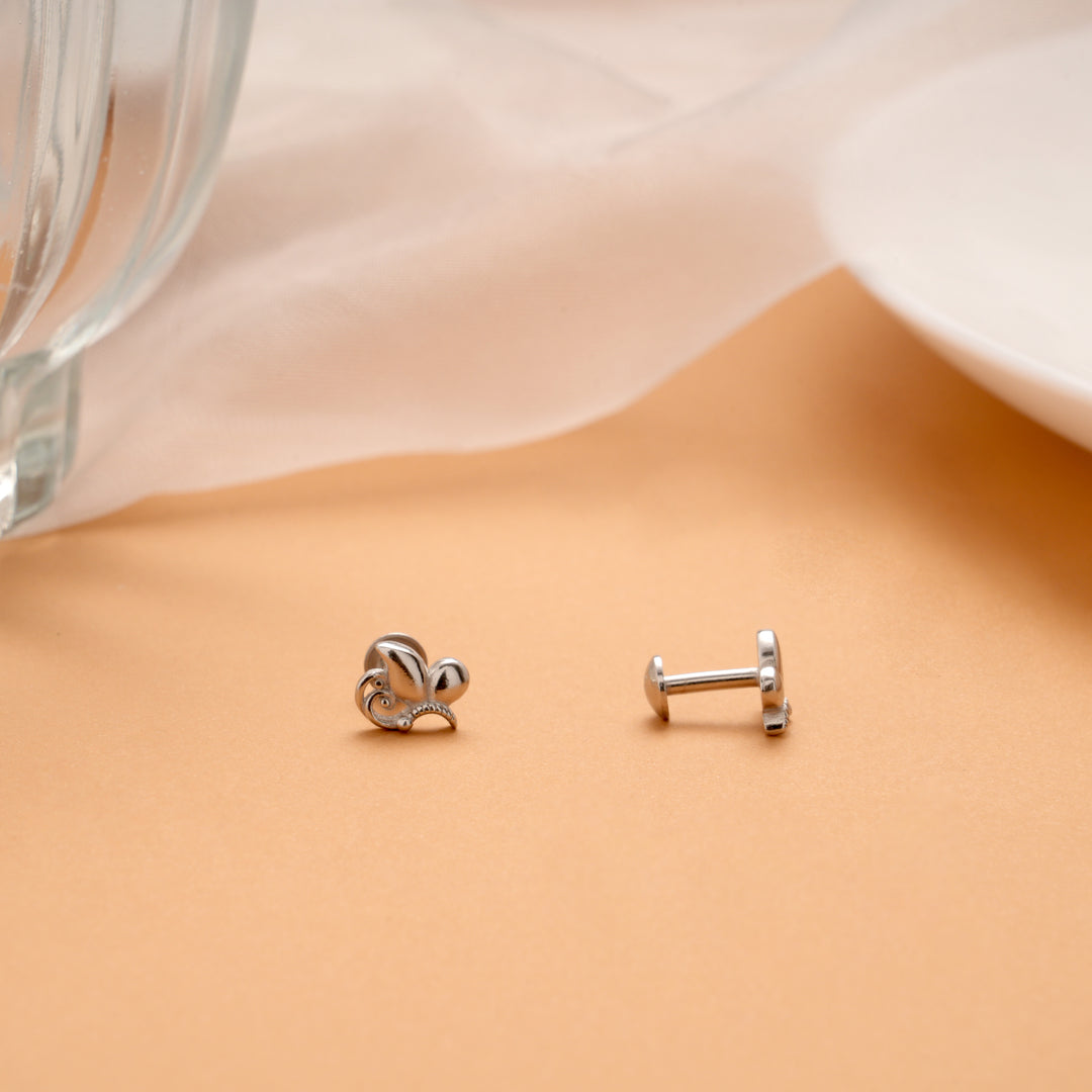 Sleek Swirl Design Silver Stud