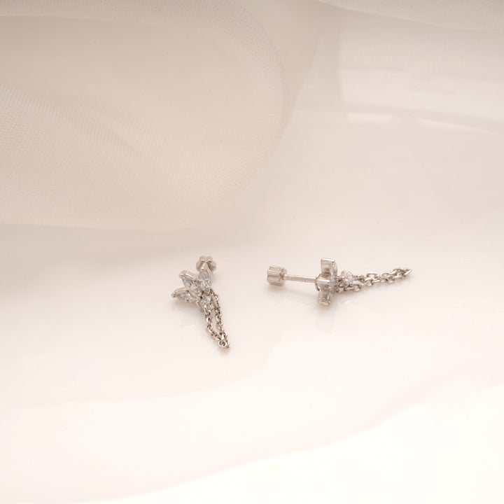 Triple Leaf Design Dangling Silver Side Stud
