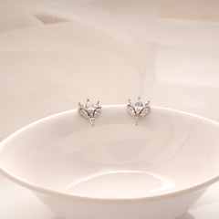 Delicate Leaf Design Silver Side Stud