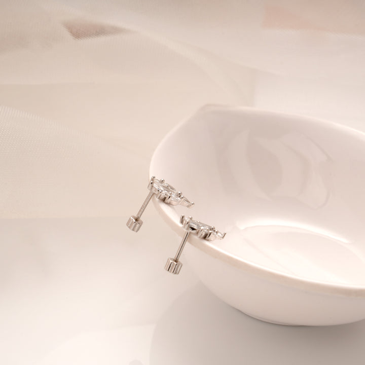 Delicate Leaf Design Silver Side Stud