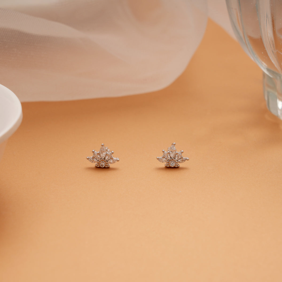 Minimalist Crown Design Silver Side Stud