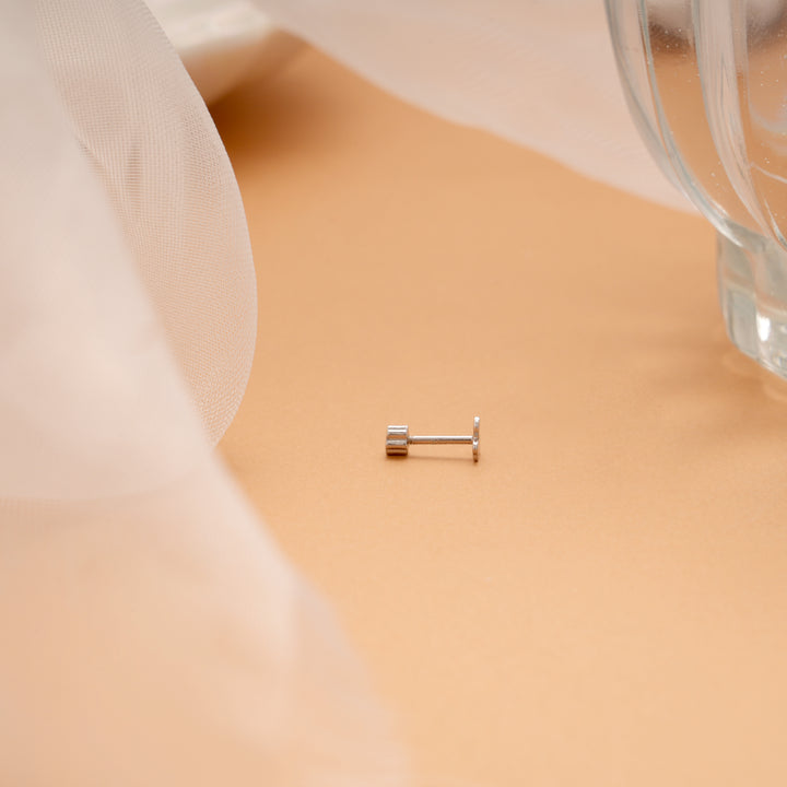 Minimalist Arrow Design Silver Nose Pin