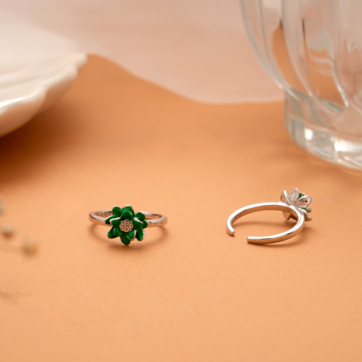 Green Enamel Blooming Flower Silver Toe Ring