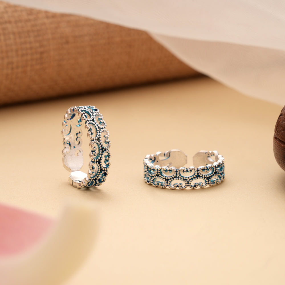 Fancy Enamel Design Silver Toe Ring