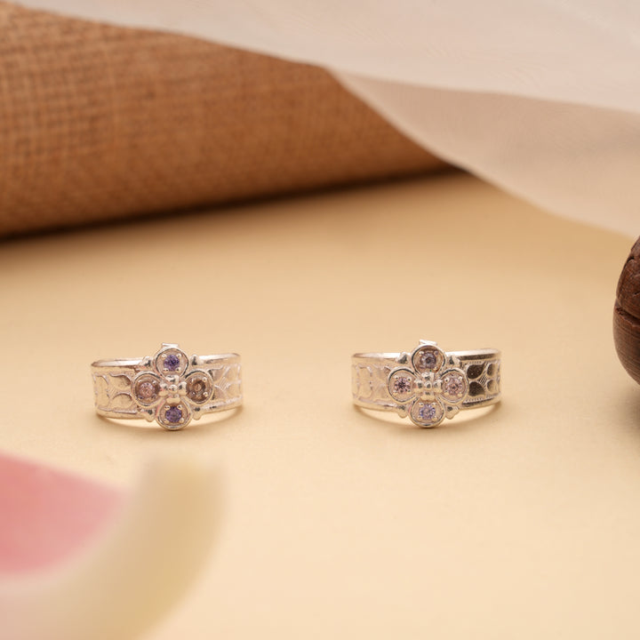 Bold Four Leaf Design Silver Toe Ring