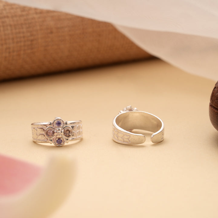Bold Four Leaf Design Silver Toe Ring