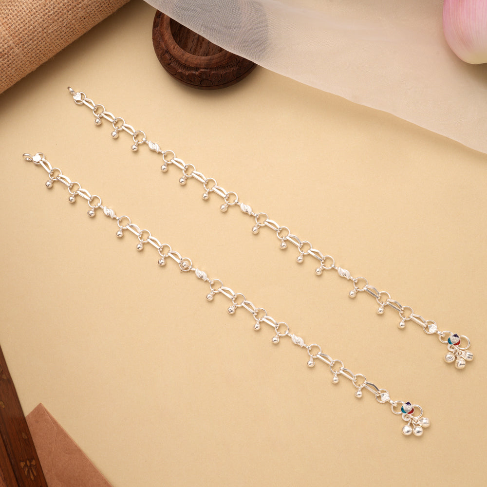 Ethnic Design Link Drops Silver Anklet