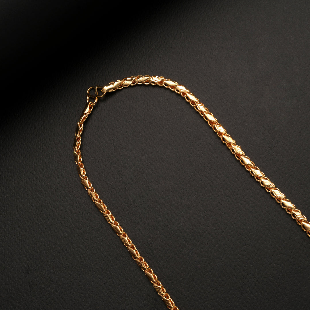 Bold Halo Pattern Golden Chain