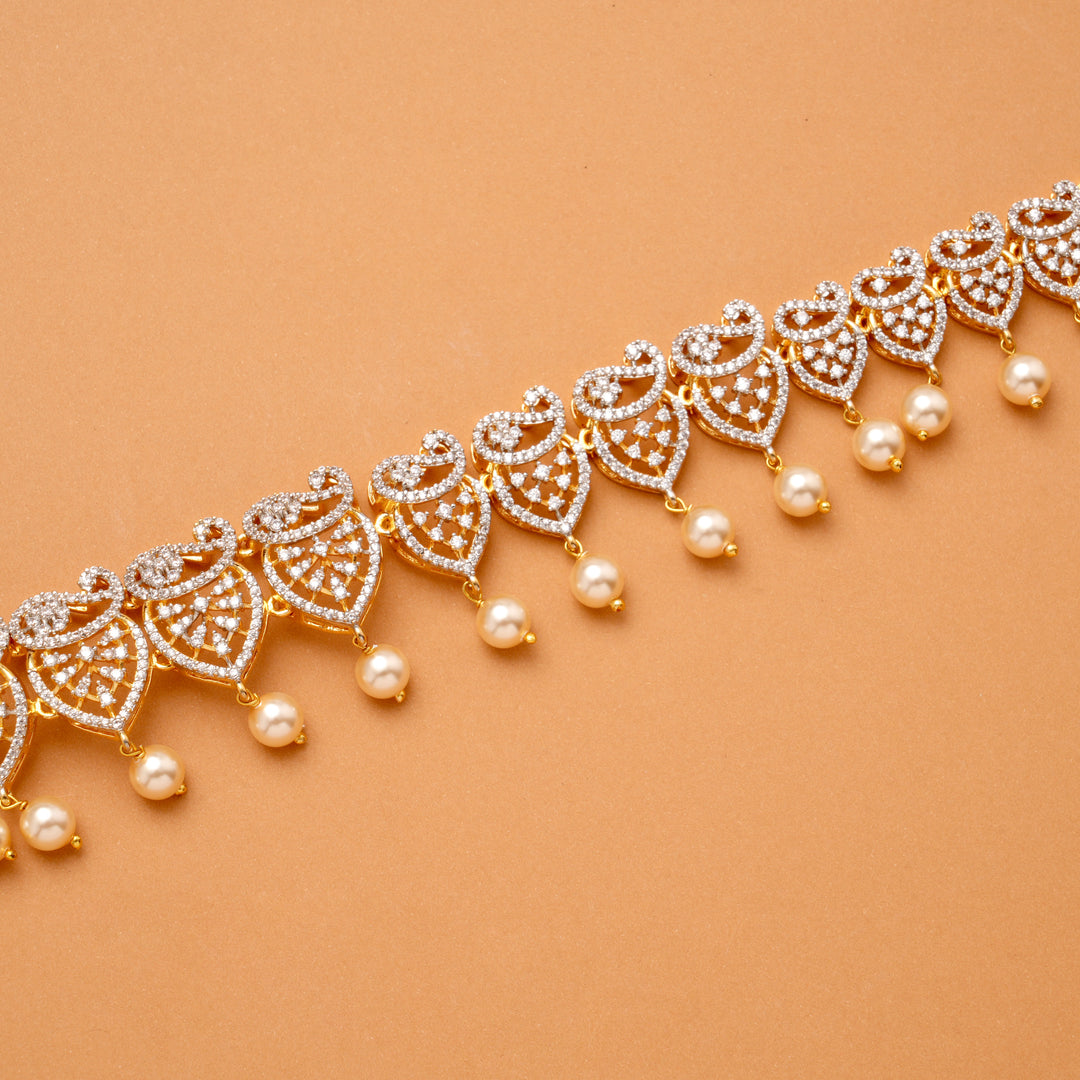 Elegant Emerald Design Pearl Drops Golden Hip Belt