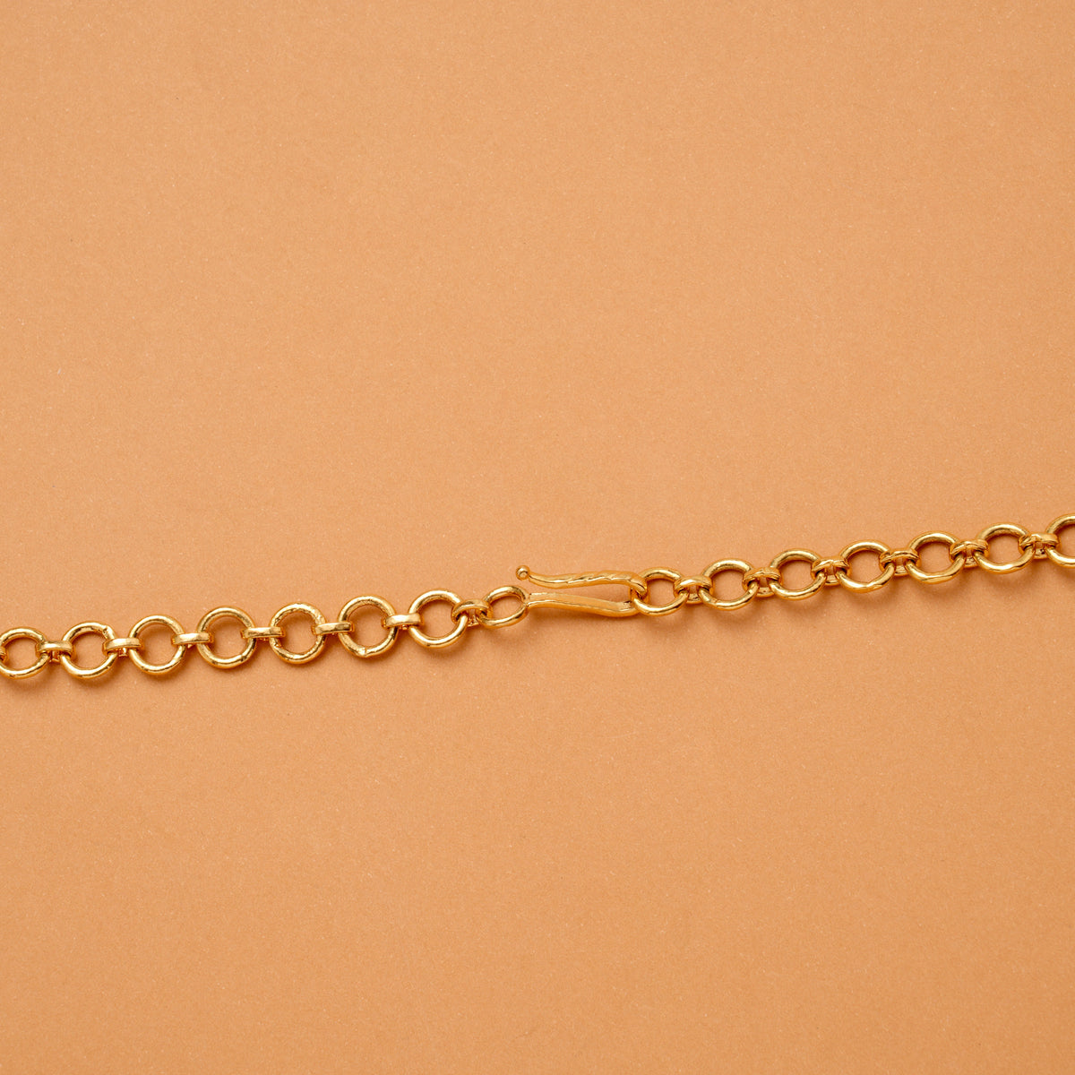 Elegant Emerald Design Pearl Drops Golden Hip Belt