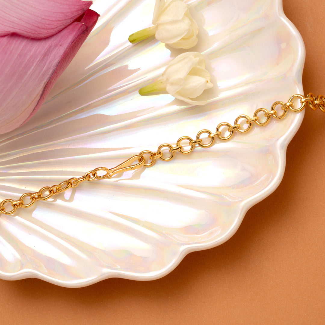 Classic Emerald Stone Pearl Drops Golden Oddiyanam