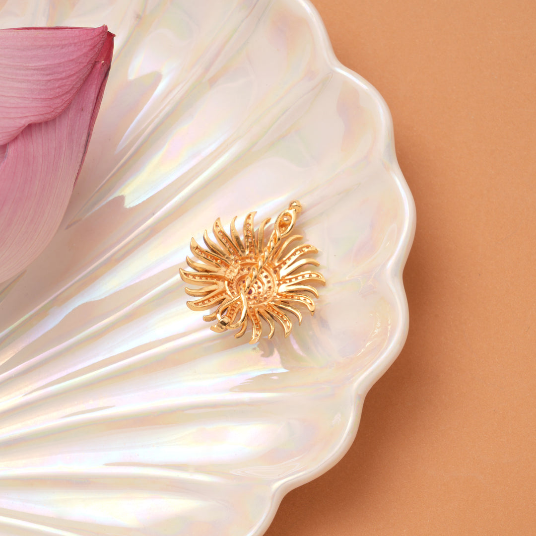 Sparkling Sun Burst Design Golden Pin
