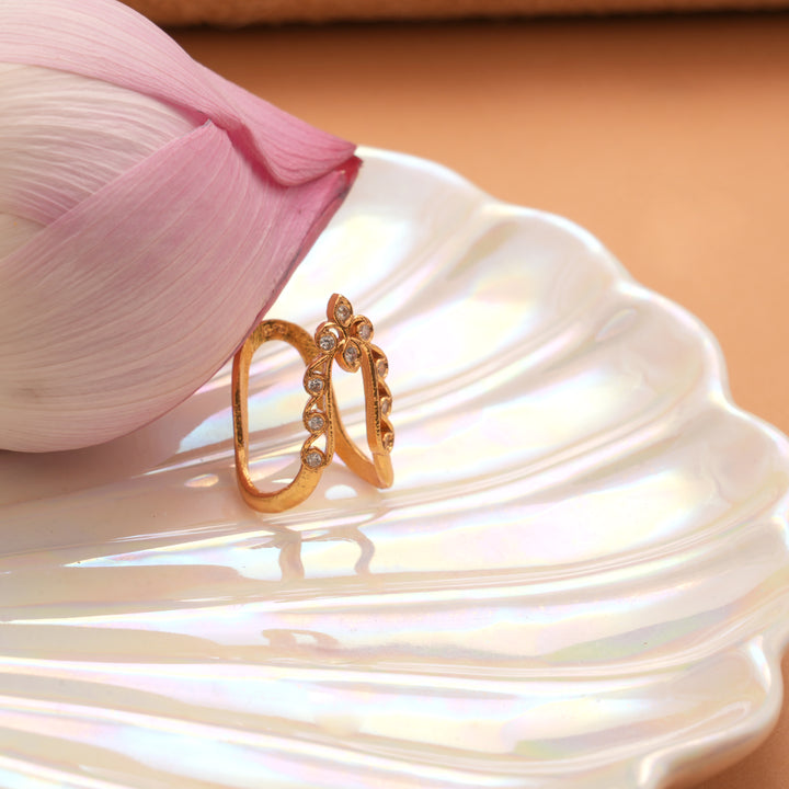Classic White Stone Vanki Golden Ring