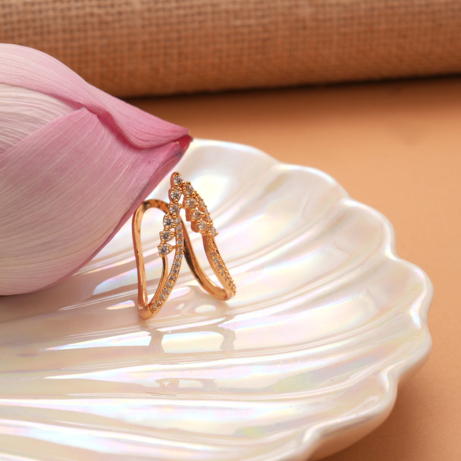 Traditional White Stone Vanki Golden Ring