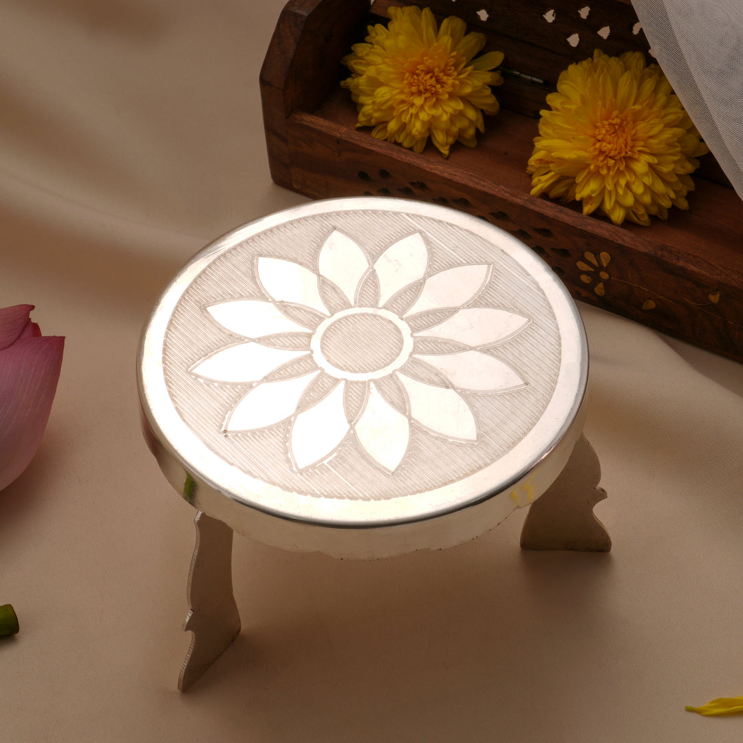 Elegant Silver Mukkali Stand