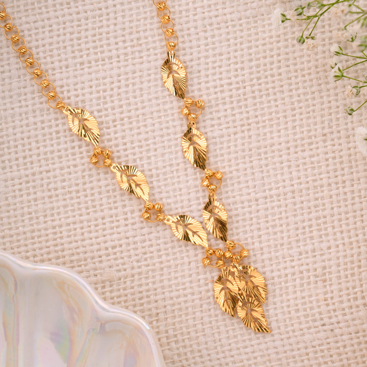Classic Gold Leaf Necklace