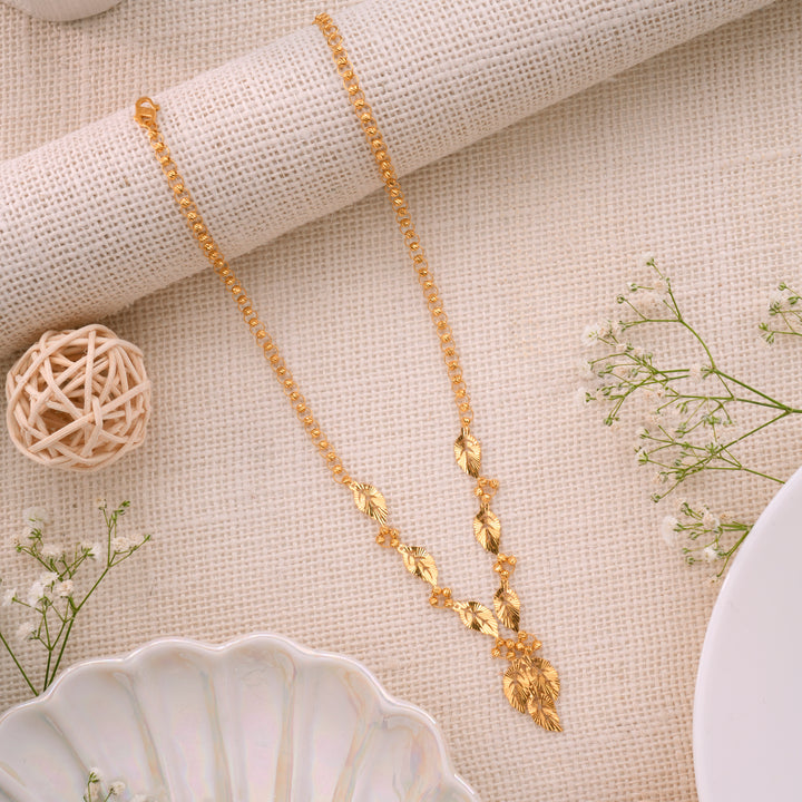 Classic Gold Leaf Necklace