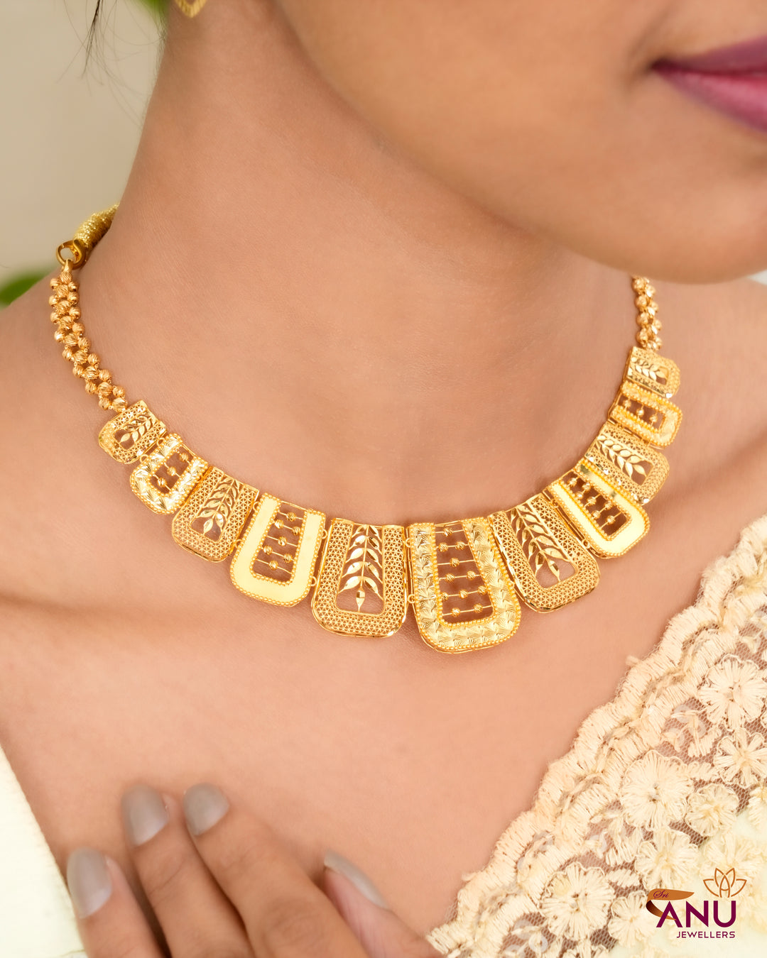 Fancy Panel Shine Designer Gold Necklace
