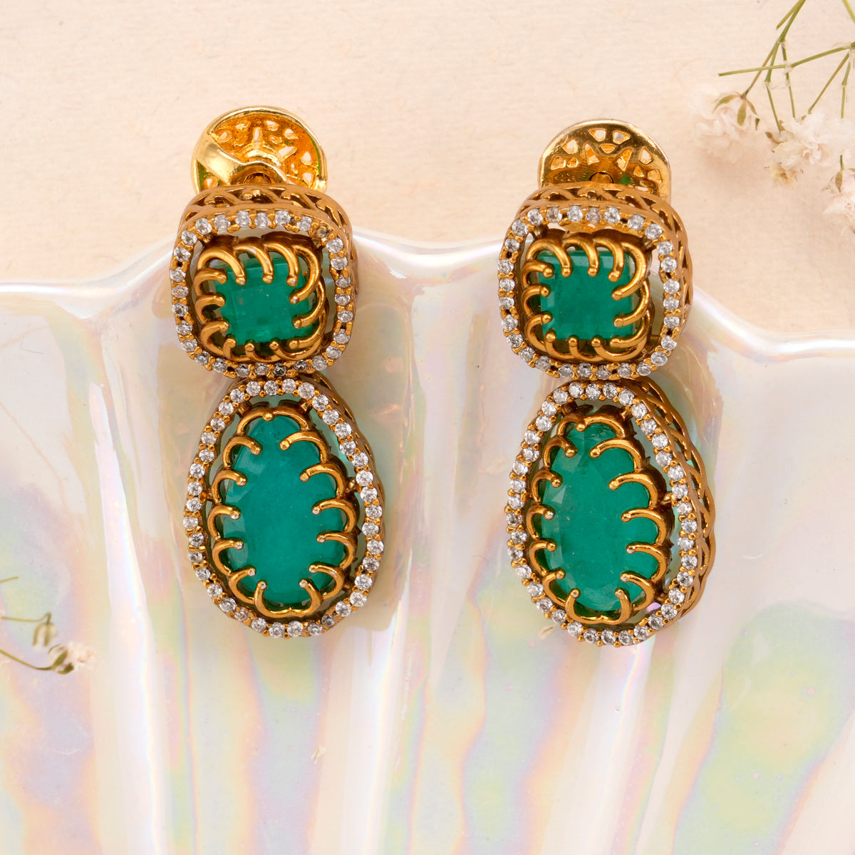 Elegant Emerald with Swarovski Golden Earring