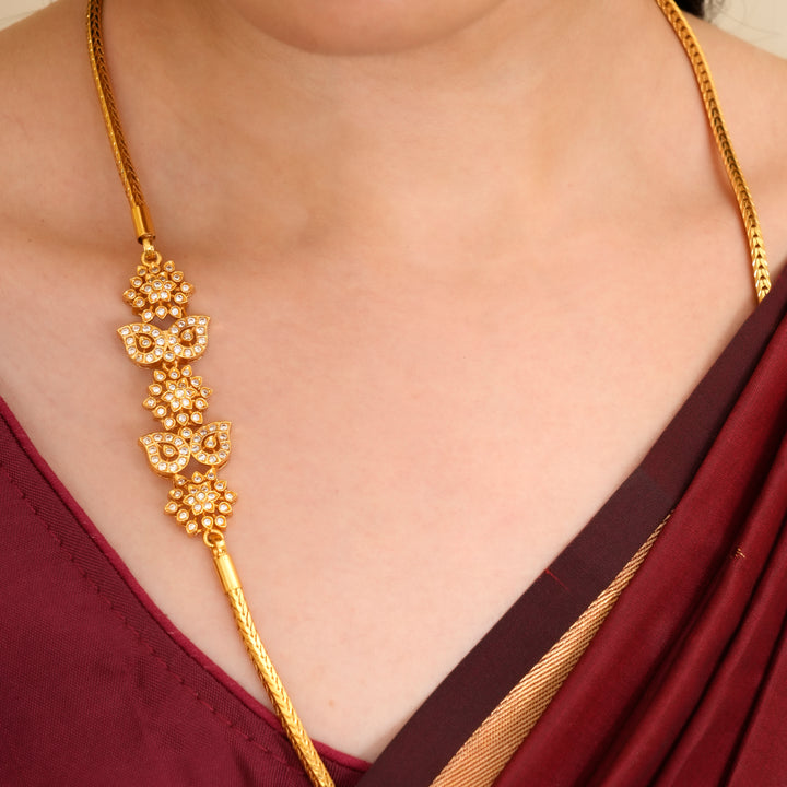 Elegant Flower Design Mugappu Chain