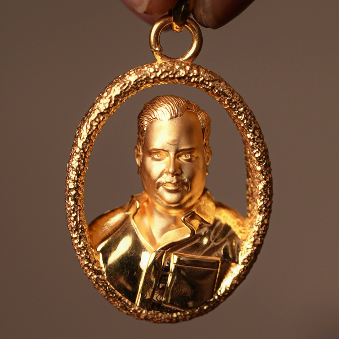Gold Customized Human Statue Pendant