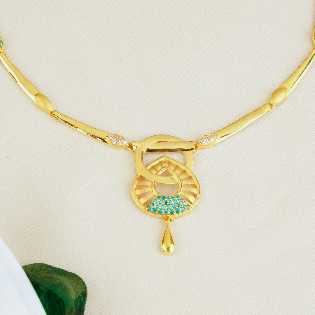 Minimal Radiance Gold Necklace